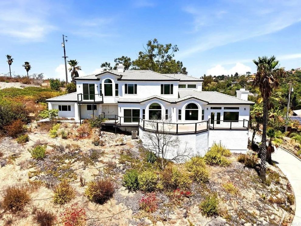 Unit for sale at 1522 Maxwell Lane, Vista, CA 92084