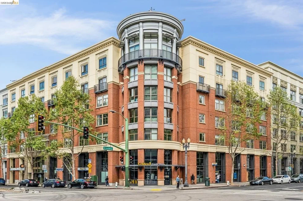 Unit for sale at 438 W Grand Ave, Oakland, CA 94612
