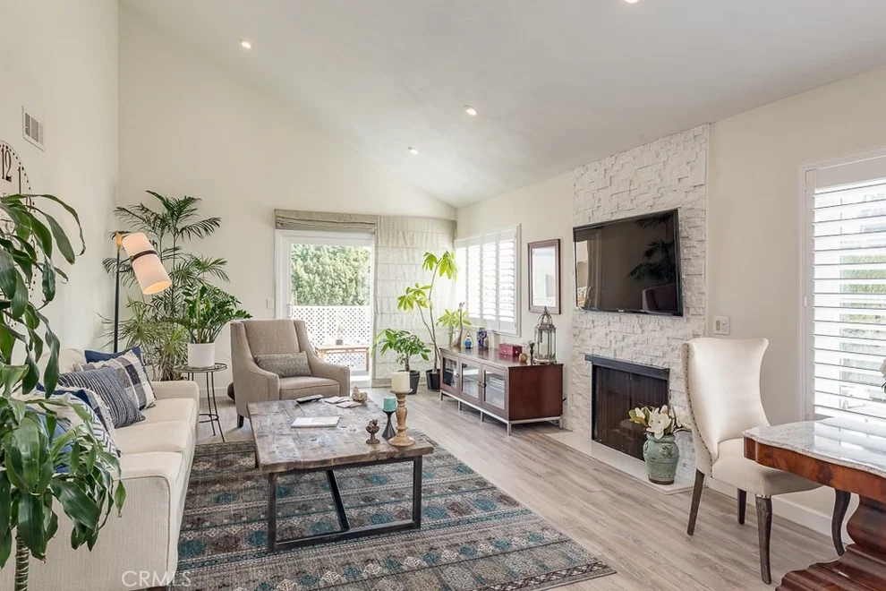 Unit for sale at 955 E 3rd Street, Long Beach, CA 90802