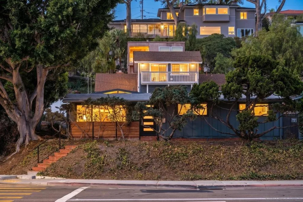 Unit for sale at 2204 Rosecrans St, San Diego, CA 92106
