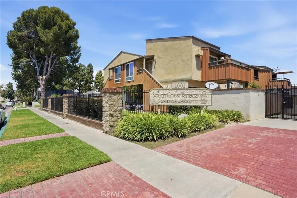 Unit for sale at 1001 131 W Stevens, Santa Ana, CA 92707