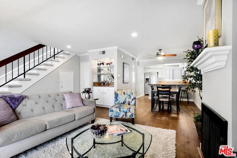 Unit for sale at 11952 DARLINGTON Avenue, Los Angeles, CA 90049