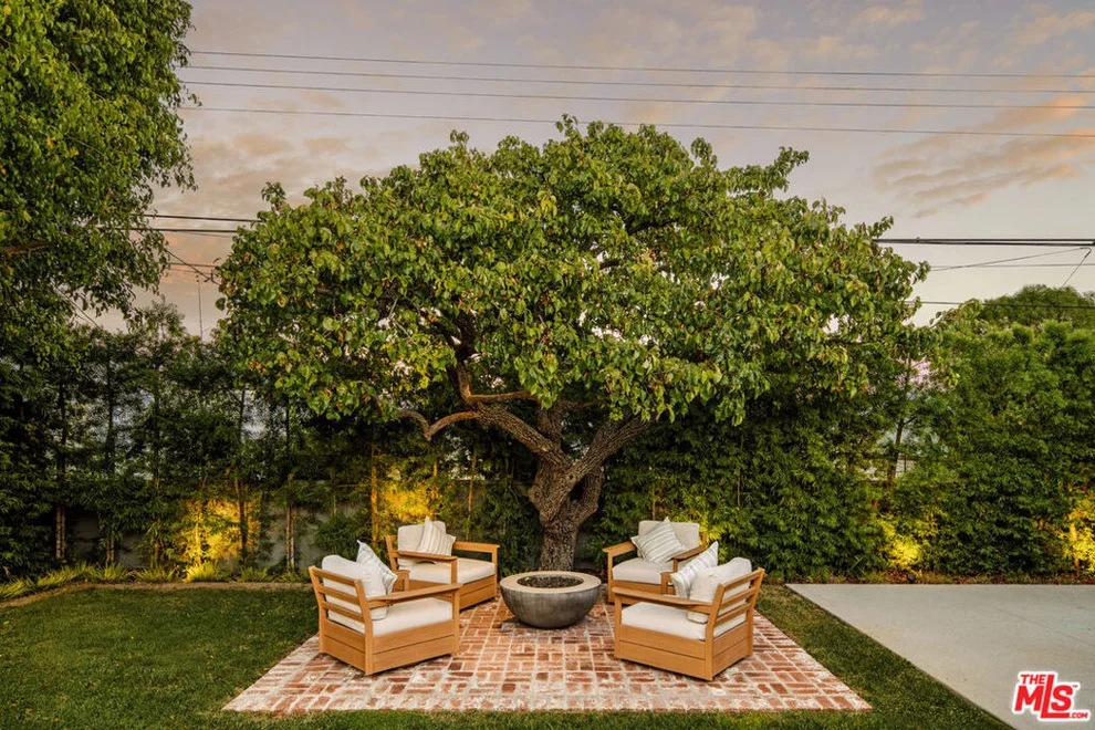 Unit for sale at 7316 El Manor Avenue, Los Angeles, CA 90045