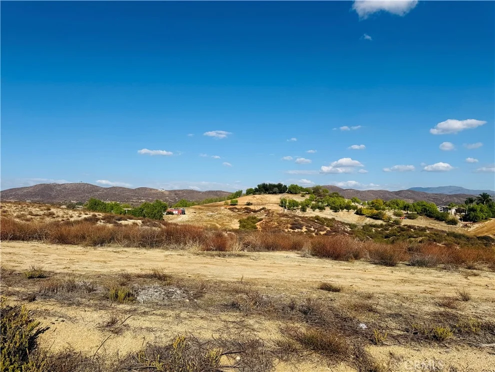 Unit for sale at 37500 Spring Valley, Temecula, CA 92592