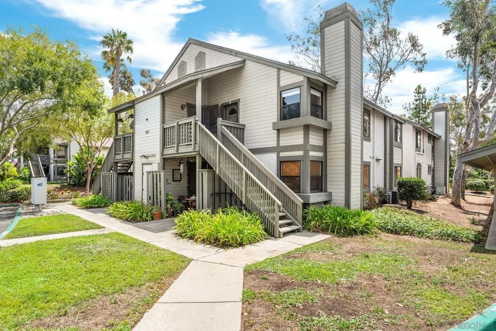 Unit for sale at 1953 Wellington Ln, Vista, CA 92081