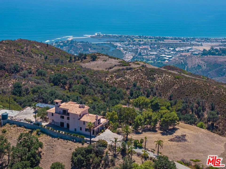 Unit for sale at 140 Valle Lindo Street, Malibu, CA 90265