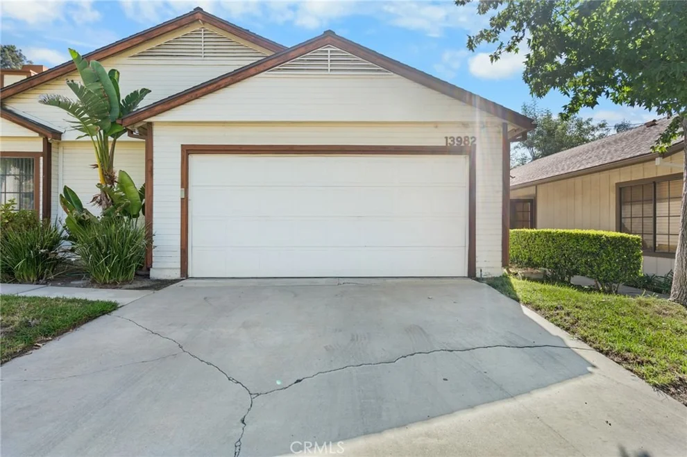 Unit for sale at 13982 Olive Grove Lane, Sylmar, CA 91342