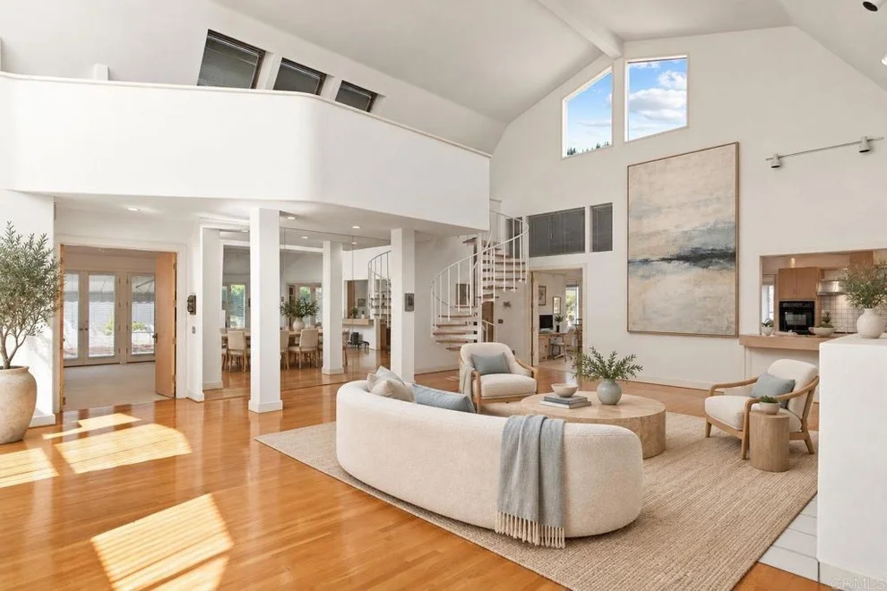 Unit for sale at 350 Mesa Way, La Jolla, CA 92037