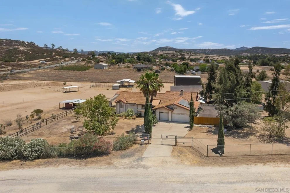 Unit for sale at 266 Woodmeadow Ln, Ramona, CA 92065