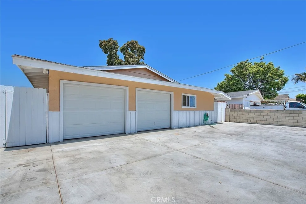 Unit for sale at 213 215 E Central Avenue, Santa Ana, CA 92707