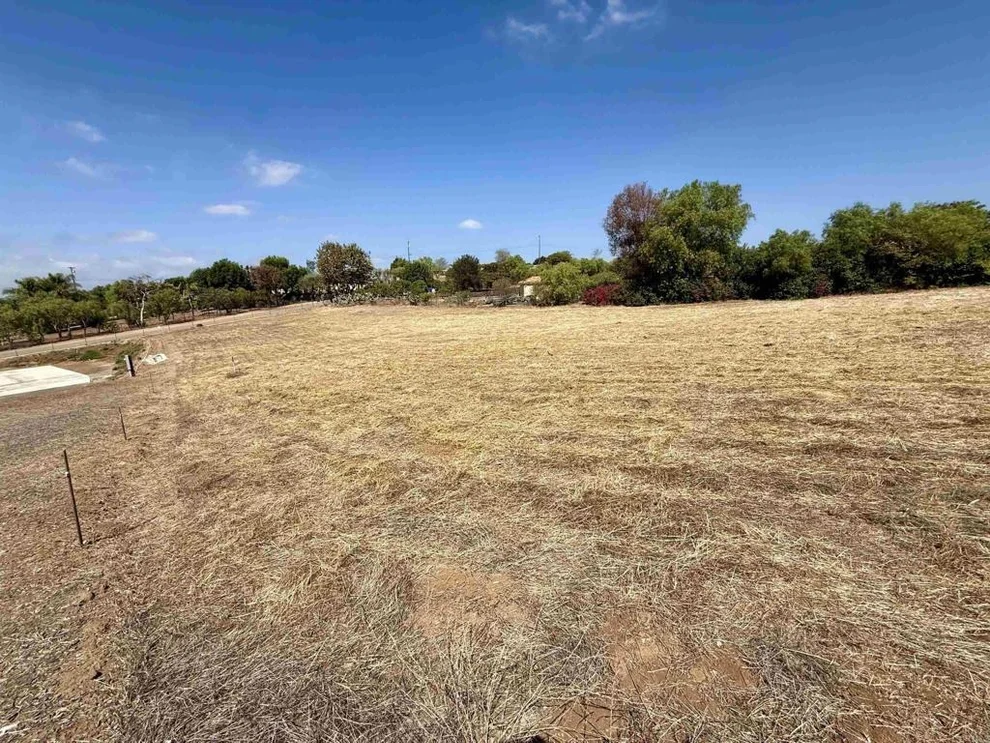 Unit for sale at 1916 Grey Rabbit Hollow Lane, Fallbrook, CA 92028