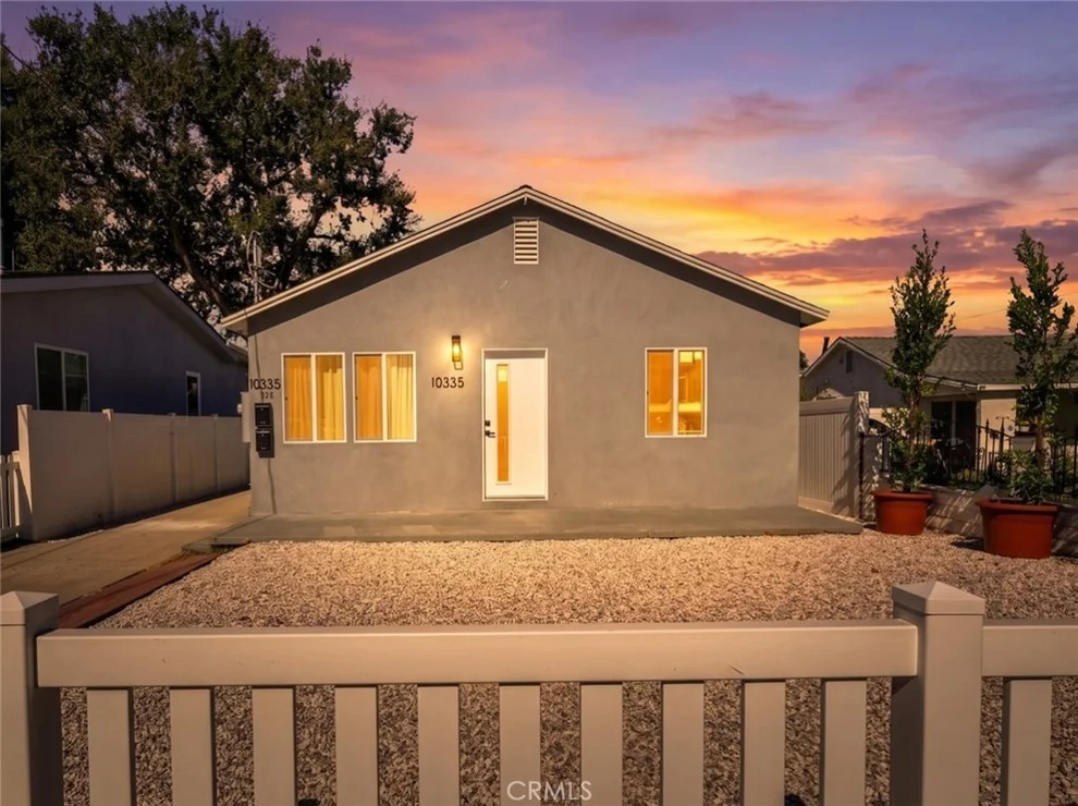 Unit for sale at 10335 -1/2 Scoville Avenue, Sunland, CA 91040