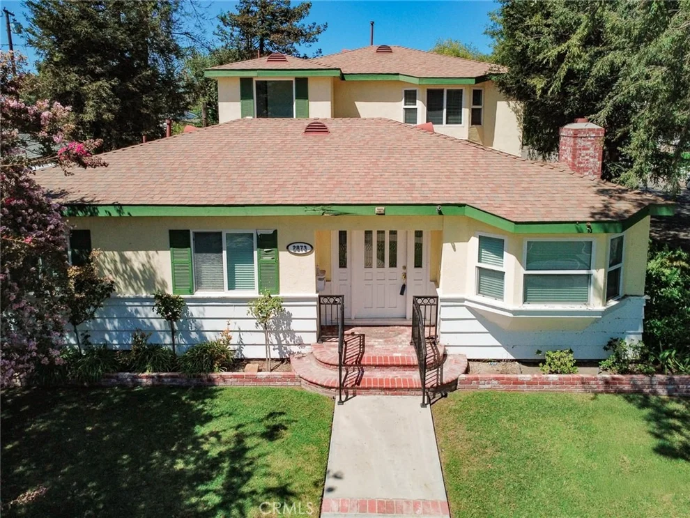 Unit for sale at 2873 San Vicente Ave, Long Beach, CA 90815