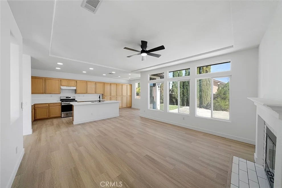 Unit for sale at 13290 Via Robles, Victorville, CA 92392