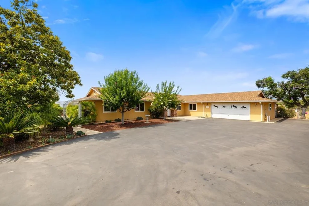Unit for sale at 12360 Single Oak Pl, Lakeside, CA 92040