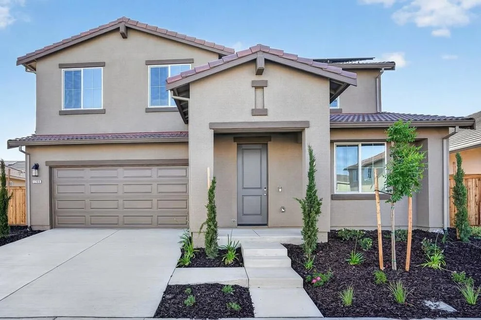 Unit for sale at 1706 Shingle Avenue, Manteca, CA 95337