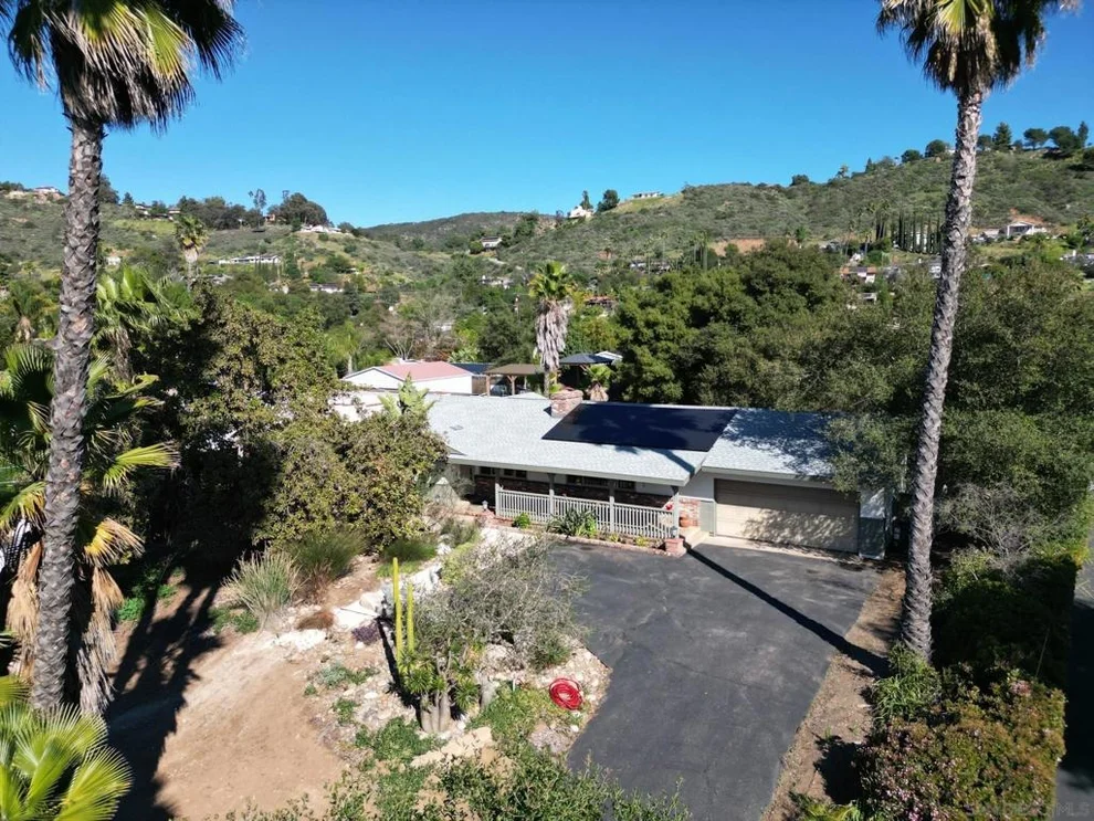 Unit for sale at 26327 N Broadway, Escondido, CA 92026