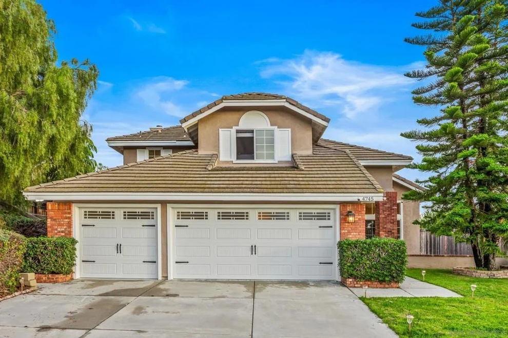 Unit for sale at 4745 Marblehead Bay Dr, Oceanside, CA 92057