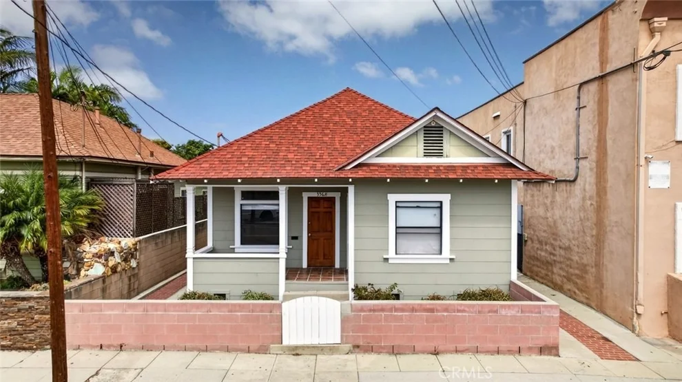 Unit for sale at 356 W 14th, San Pedro, CA 90731
