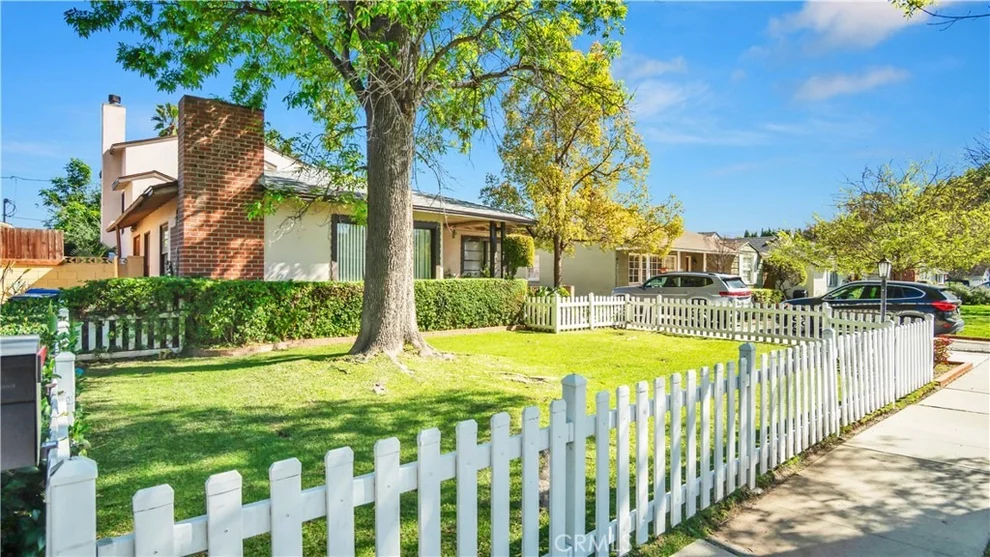 Unit for sale at 5734 Norwich, Sherman Oaks, CA 91411