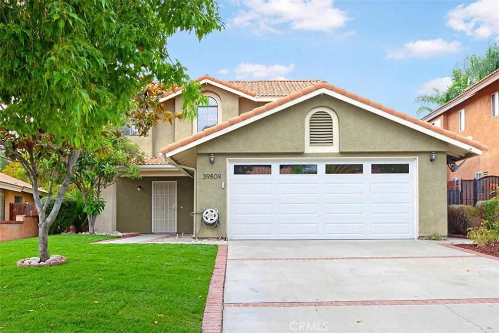 Unit for sale at 39809 Oak Cliff Drive, Temecula, CA 92591