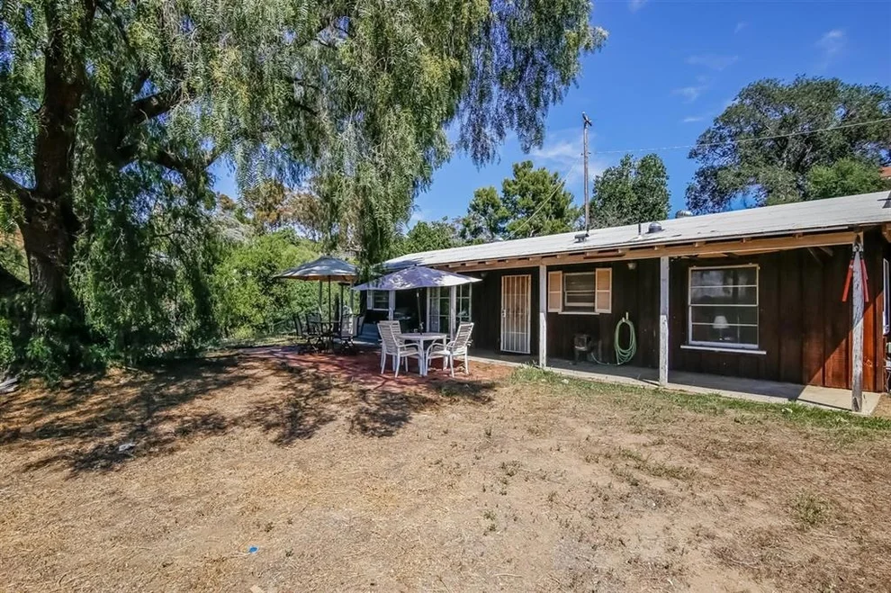 Unit for sale at 4566 La Canada, Fallbrook, CA 92028