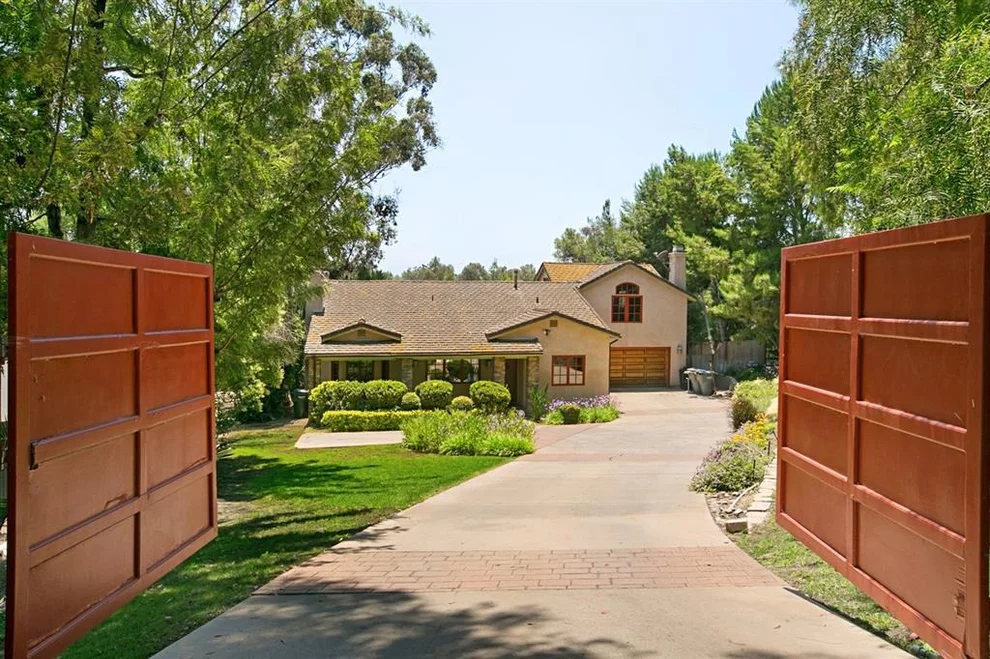 Unit for sale at 2931 Lone Jack Rd, Encinitas, CA 92024
