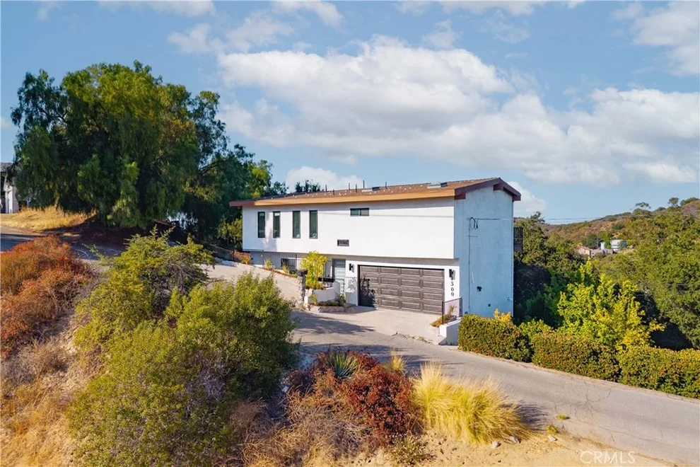 Unit for sale at 4300 Camello Road, Woodland Hills, CA 91364