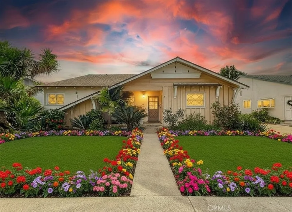 Unit for sale at 15550 Otsego Street, Encino, CA 91436