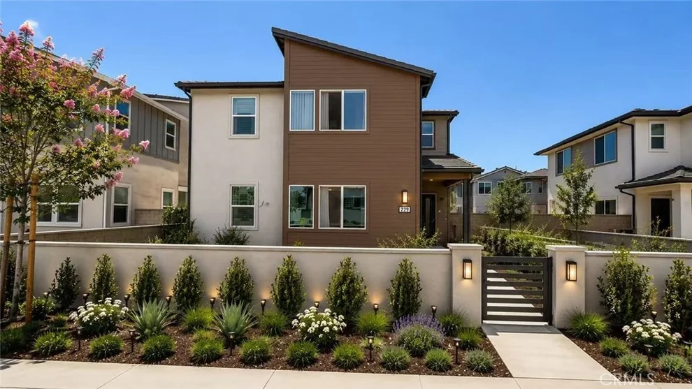 Unit for sale at 229 Shoveler, Irvine, CA 92618