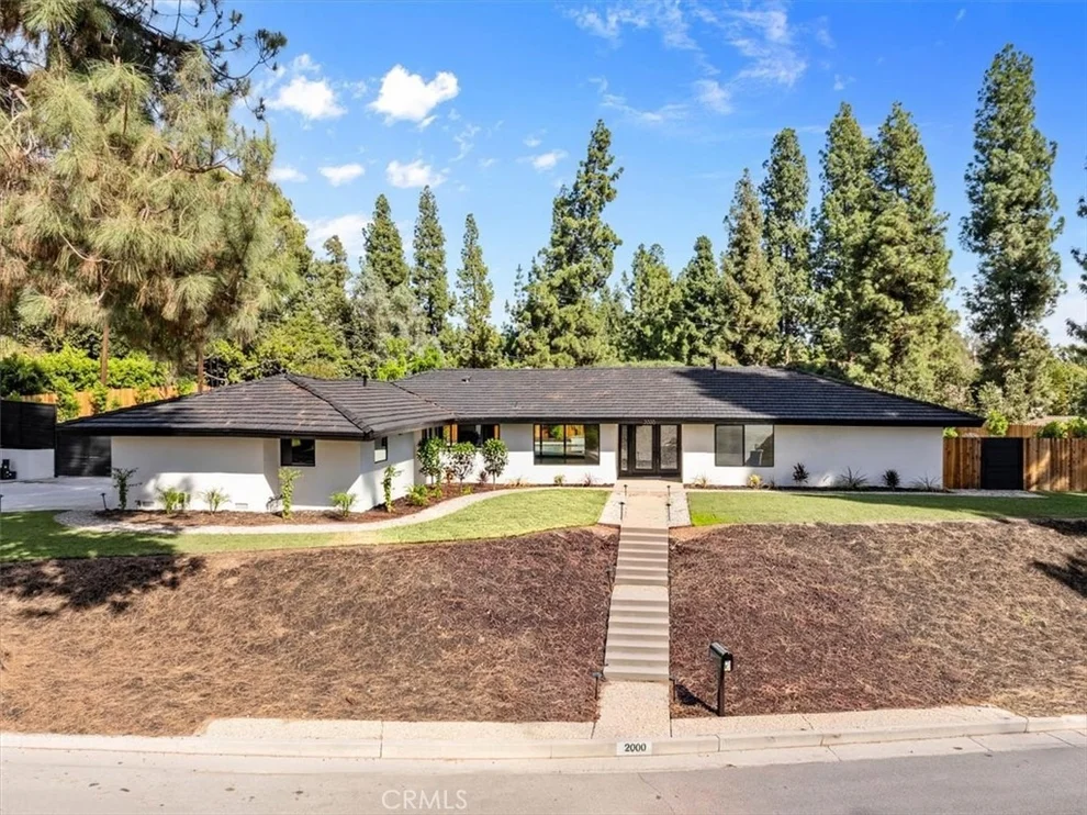 Unit for sale at 2000 Redondo, Fullerton, CA 92835