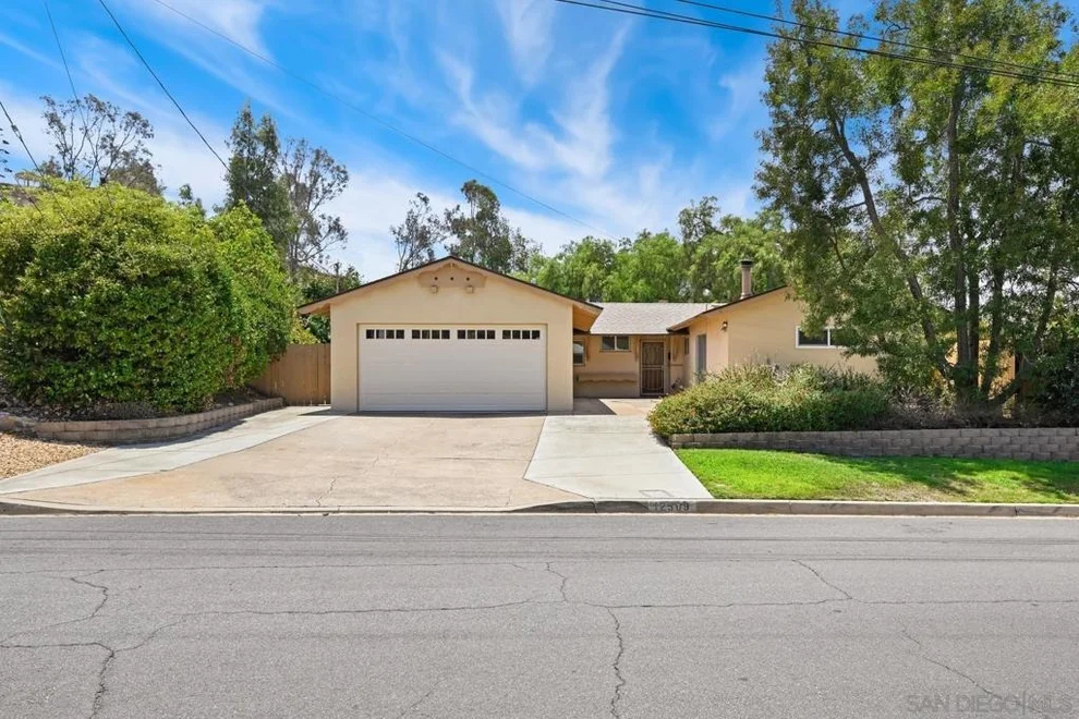 Unit for sale at 12509 Taunt Rd., Poway, CA 92064