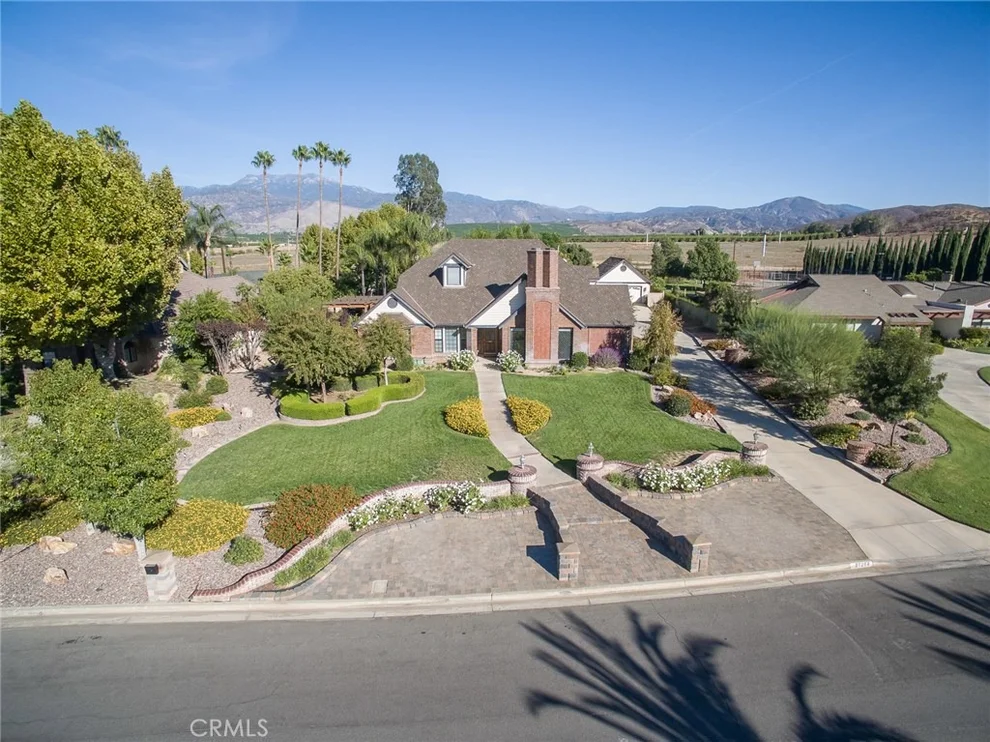 Unit for sale at 27284 Tierra Verde Drive, Hemet, CA 92544
