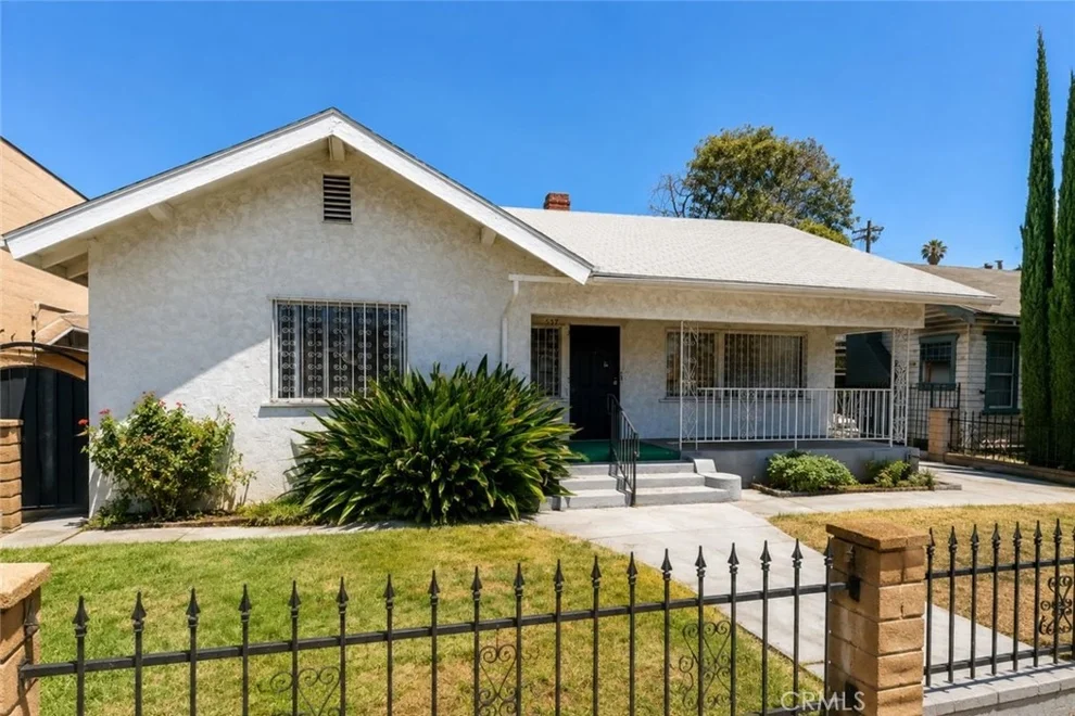Unit for sale at 537 W 49th Place, Los Angeles, CA 90037