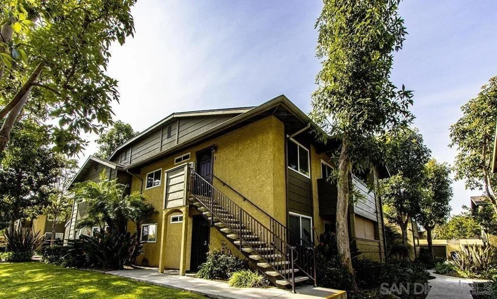 Unit for sale at 176 Avenida Descanso, Oceanside, CA 92057