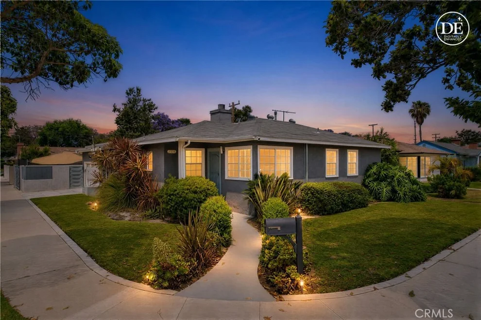 Unit for sale at 2905 Magnolia, Long Beach, CA 90806