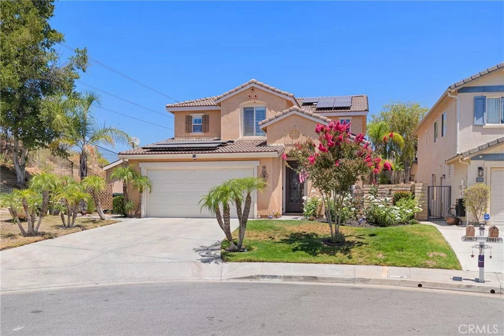 Unit for sale at 20025 Celleste, Saugus, CA 91350