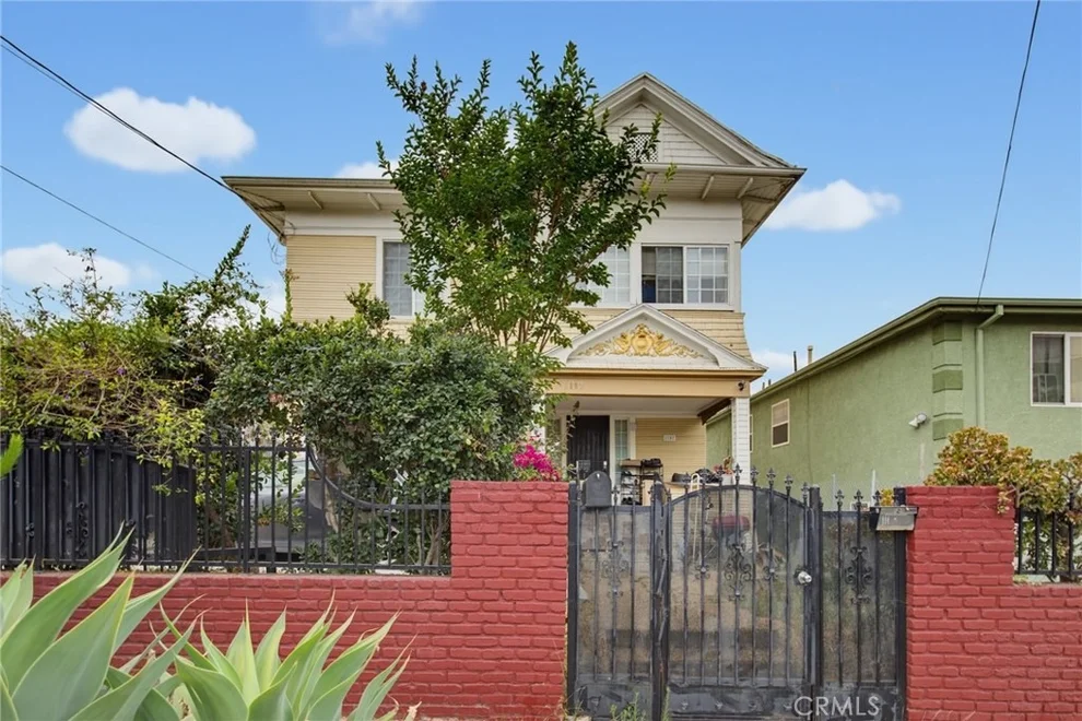 Unit for sale at 1107 S Mariposa Avenue, Los Angeles, CA 90006