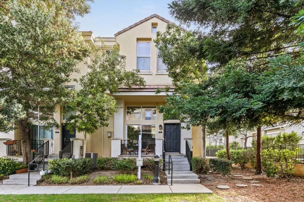 Unit for sale at 171 Bel Air Court, Mountain View, CA 94043