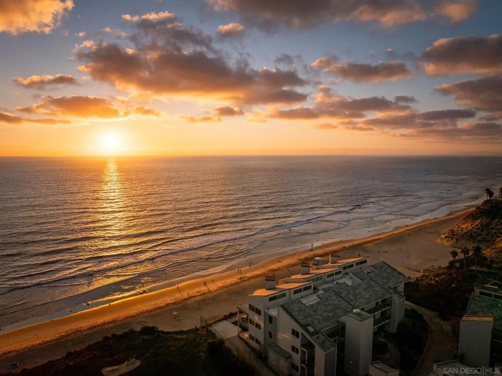 Unit for sale at 135 S Sierra, Solana Beach, CA 92075