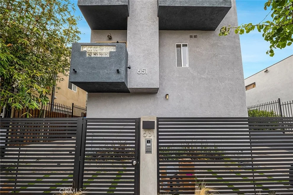 Unit for sale at 651 Westminster Avenue, Venice, CA 90291