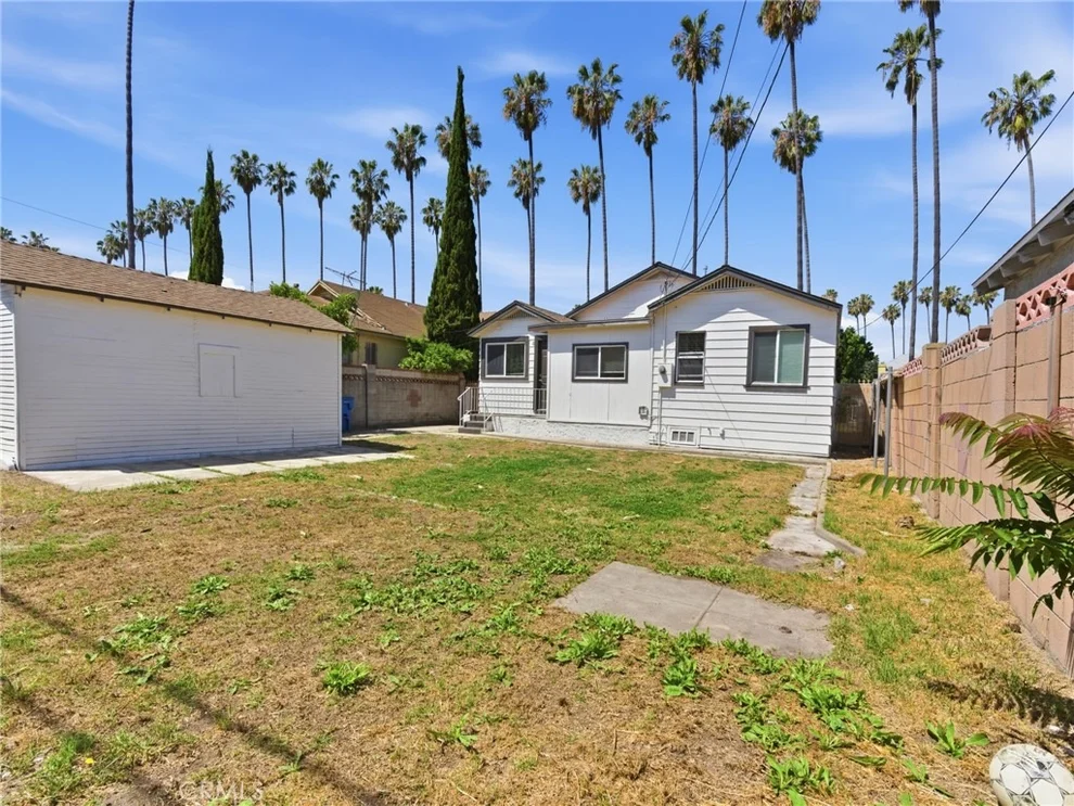 Unit for sale at 4900 8th Avenue, Los Angeles, CA 90043