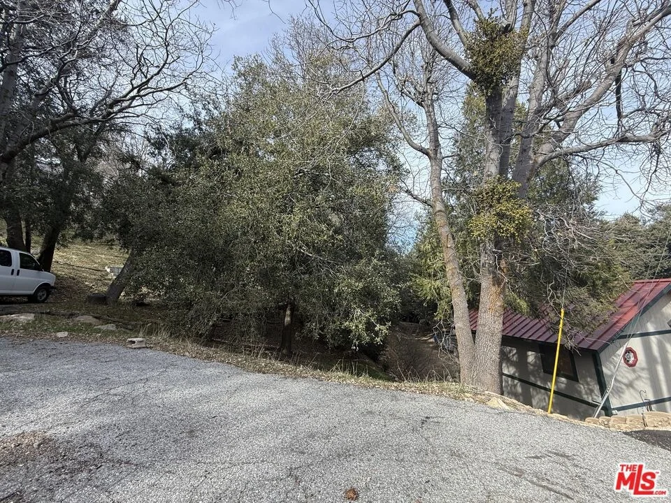 Unit for sale at 24862 Edelweiss Drive, Crestline, CA 92325