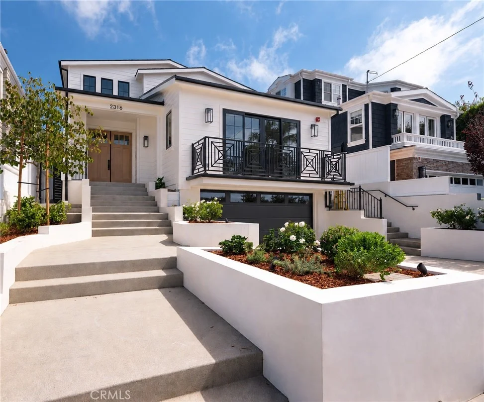 Unit for sale at 2316 Pine Ave., Manhattan Beach, CA 90266