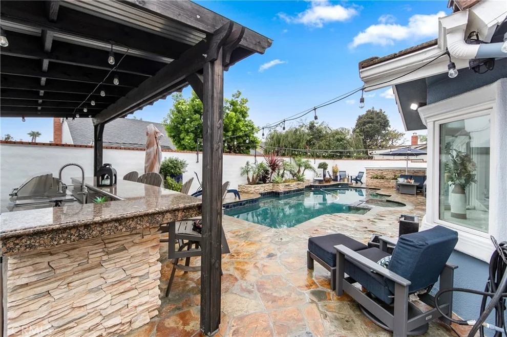 Unit for sale at 5522 Mossvale Circle, Huntington Beach, CA 92649