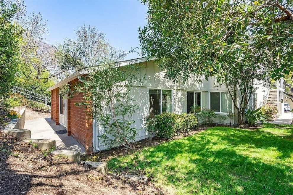 Unit for sale at 7768 Camino Glorita, San Diego, CA 92122