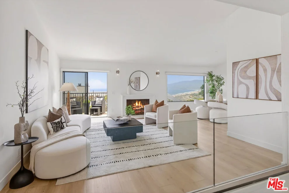 Unit for sale at 6762 Las Olas Way, Malibu, CA 90265