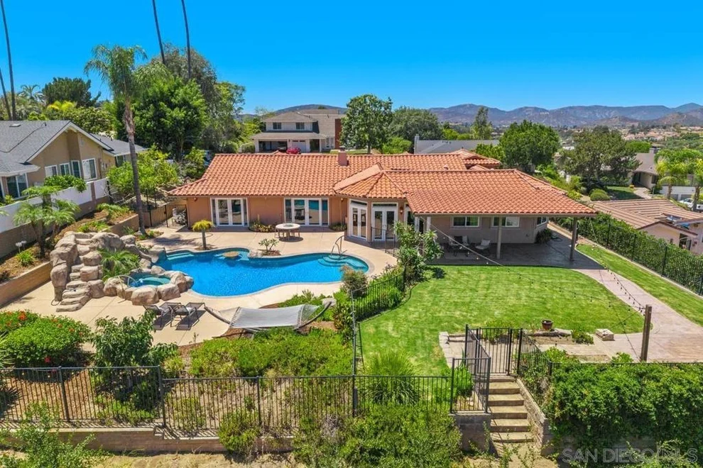 Unit for sale at 17563 Saint Andrews, Poway, CA 92064