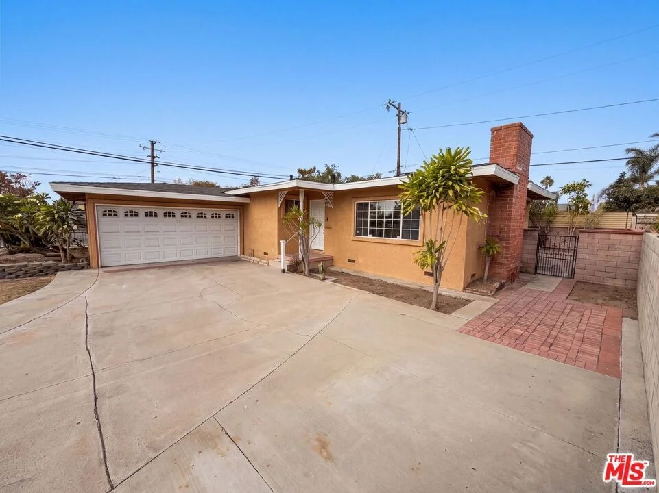 Unit for sale at 1426 S Rita Way, Santa Ana, CA 92704