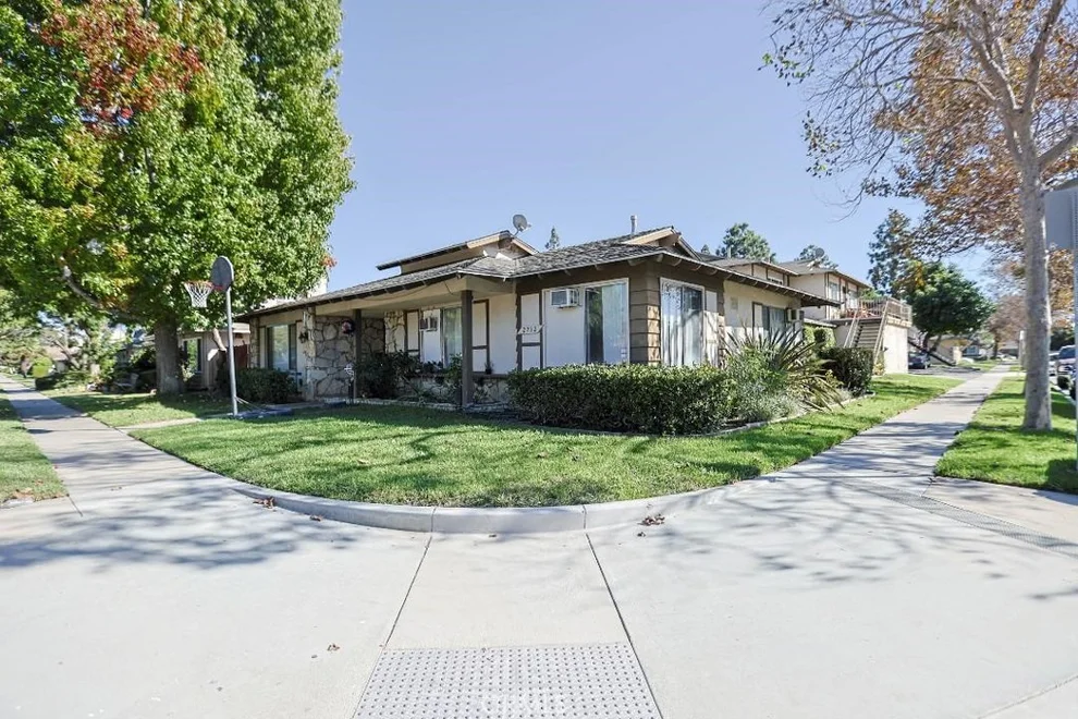 Unit for sale at 2732 W Orion, Santa Ana, CA 92704